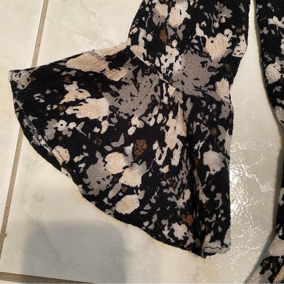 - FREE PEOPLE All Right Ruffles Romper size XS - Picture 5 of 8